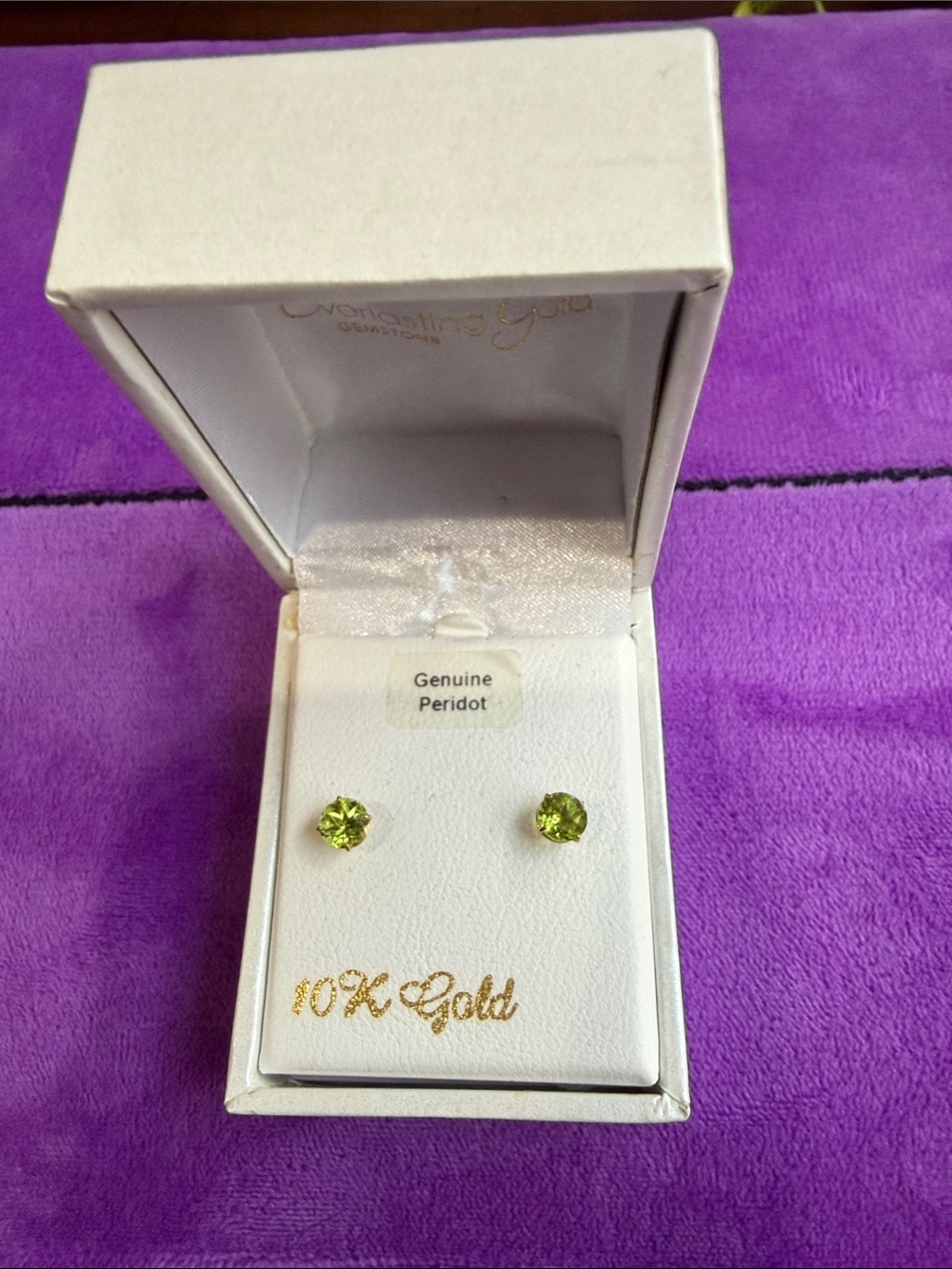 10K Gold Peridot Stud Earrings - Bright Green